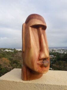 MOAI EN BOIS DE ROSE ARTISANAT