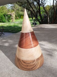 CONE EN BOIS - ARTISANAT FONTAINEBLEAU